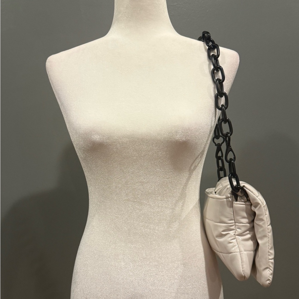 *PRE-OWNED* THINK ROYLN Downtown Crosswalk Glossy Crossbody Bag - Picture 10 of 10